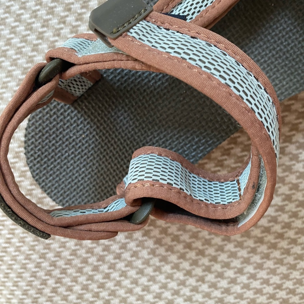 Teva Flatform universal wedge Brown and Olive Sandals. HOST PICK 🎉🎉🎉🎉 - Picture 9 of 9